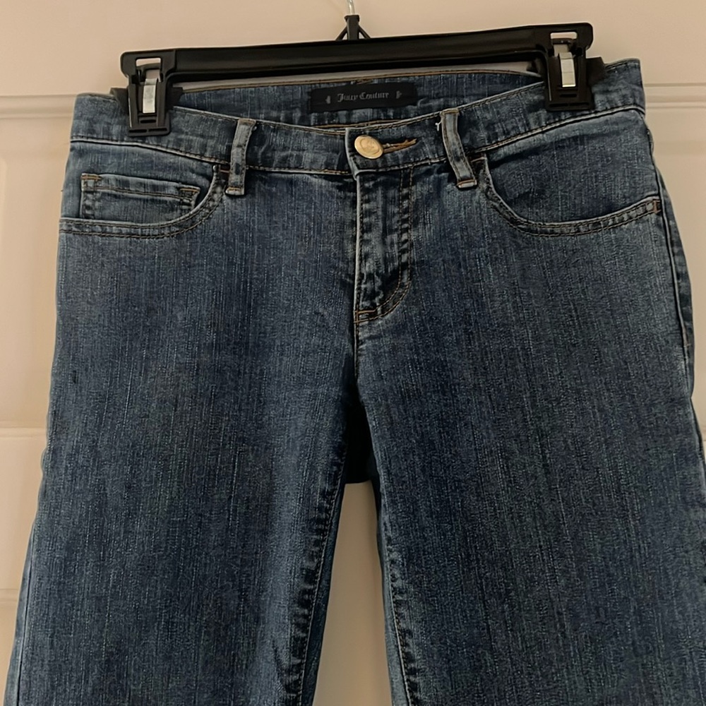 Women’s blue Juicy skinny Jeans, straight leg, stretch, excellent condition.